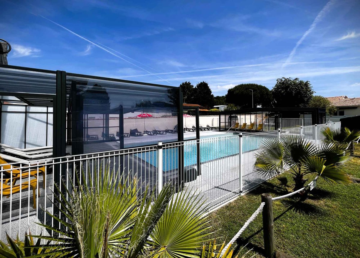 Heated and covered swimming pool | Camping*** La Chênaie mobile home rental La Palmyre Charente Maritime France