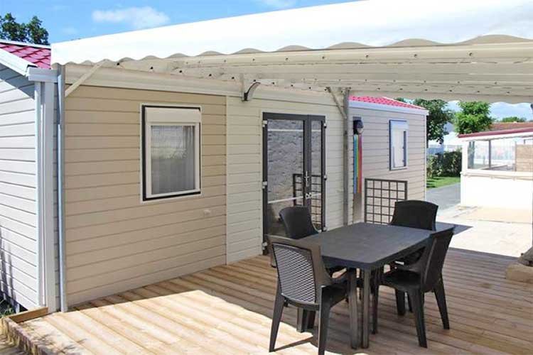 Camping*** La Chênaie offers you the rental of mobile homes